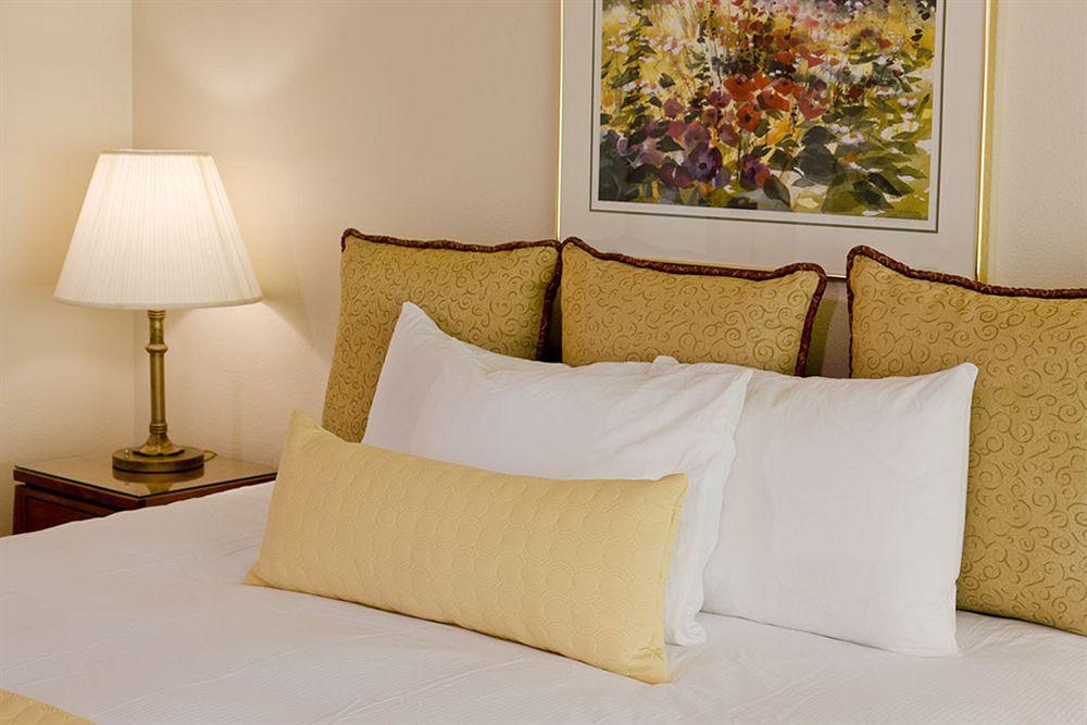 Anchorage Grand Hotel Стая снимка